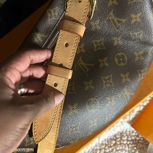 Authentic Louis Vuitton bumbag no blemishes no spots LIKE NEW‼️‼️